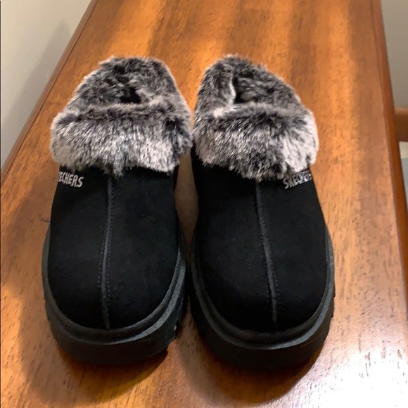 Skechers slip on